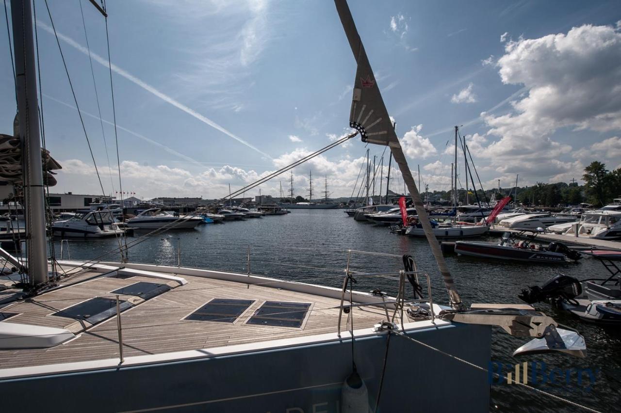 Yacht Park Marina View - Billberry Apartment